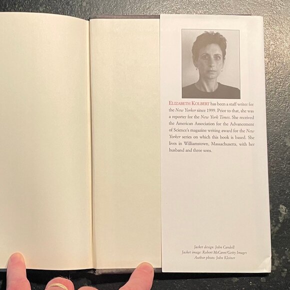 "Field Notes from a Catastrophe," by Elizabeth Kobert, 2006 First Ed. Hardcover - Picture 7 of 9